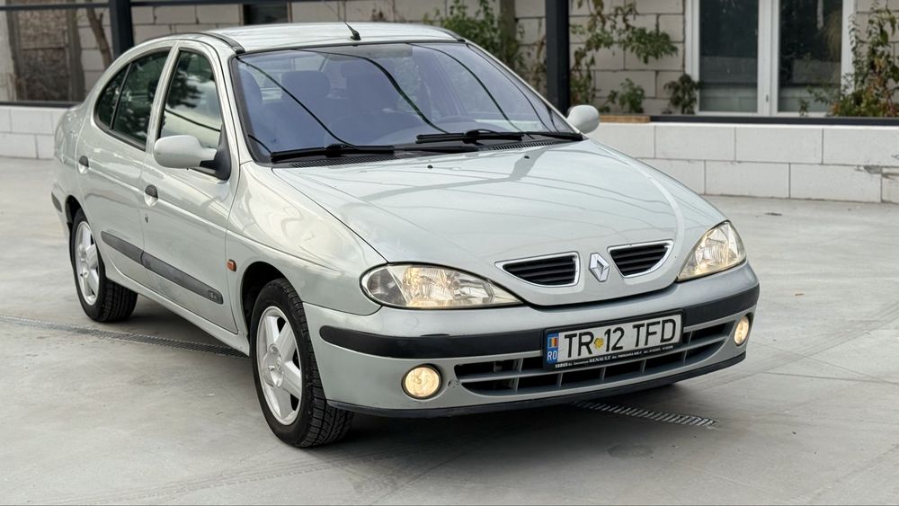 Renault megane unic proprietar! De noua !benzina!