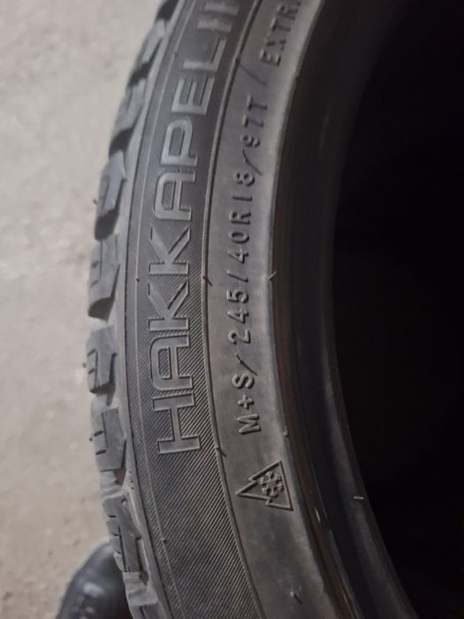 Продам  шины зимние шипованые