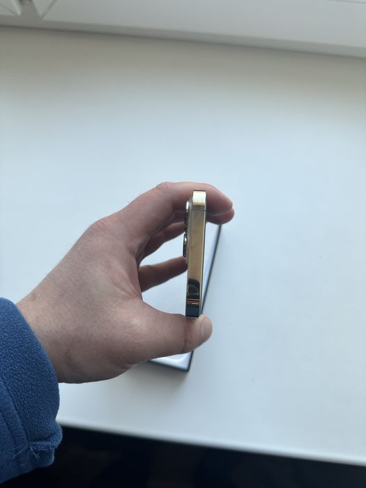 Продам айфон 13 про