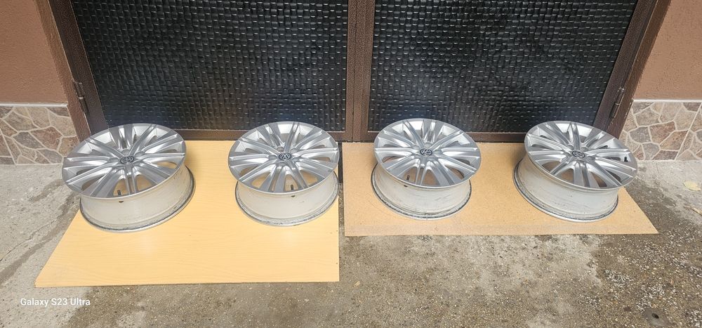 Продават се джанти 17 5х100 ет46