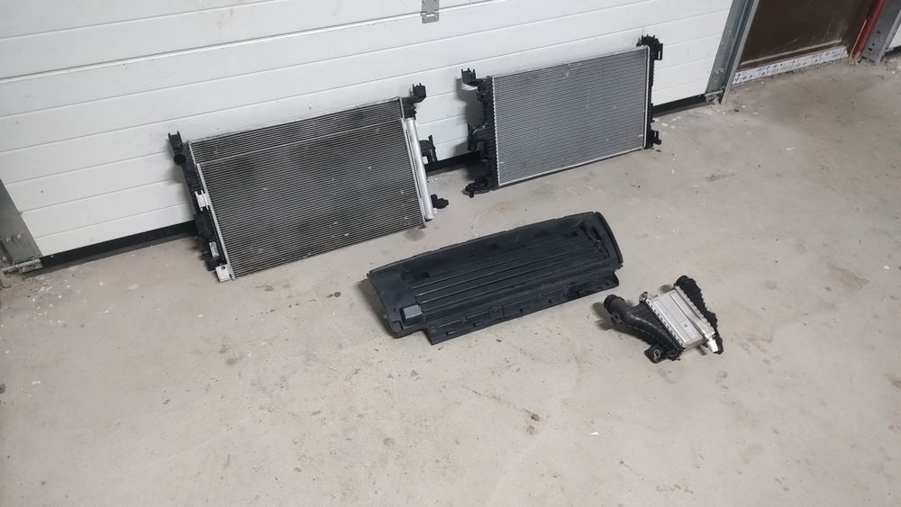 Radiator apa și volet Dacia Duster 1.5 adblue