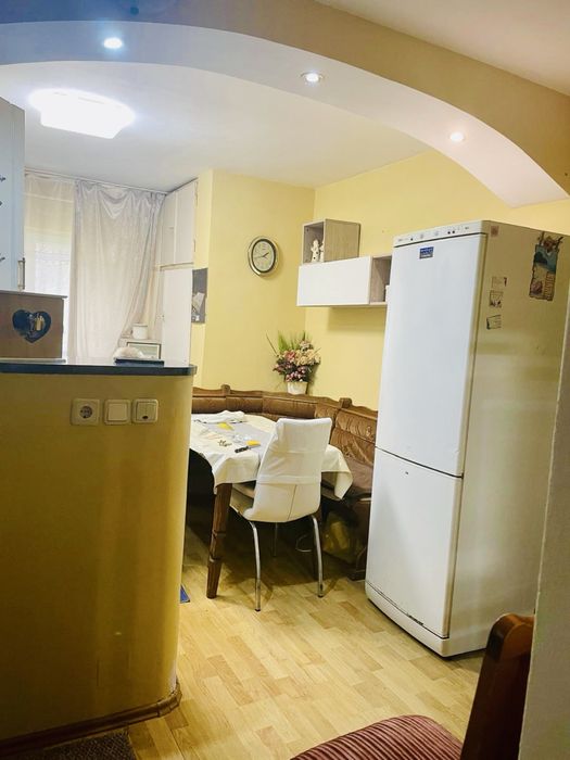 Vand apartament cu 3 camere, Deva