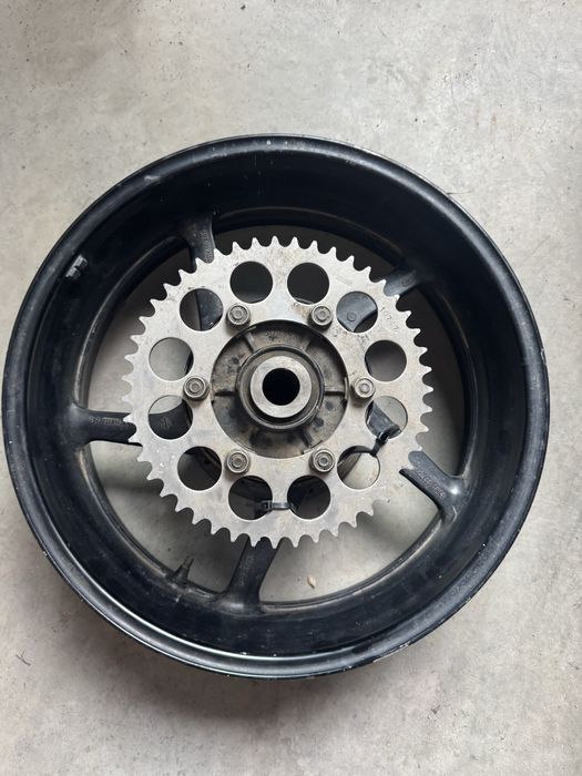 Задна джанта yamaha r1 2003