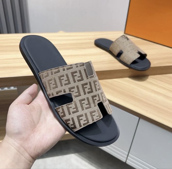 Fendi tapochka sotiladi