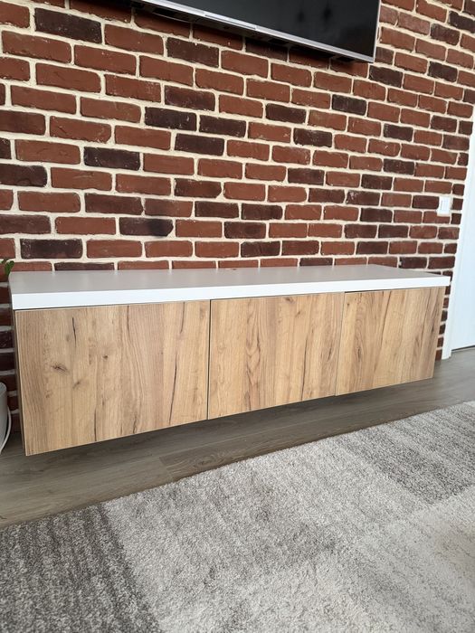 Comoda TV cu spatiu de depozitare