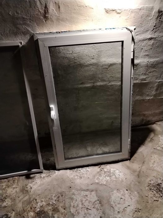 Алуминиев прозорец с каса и комарник 75см на 120см