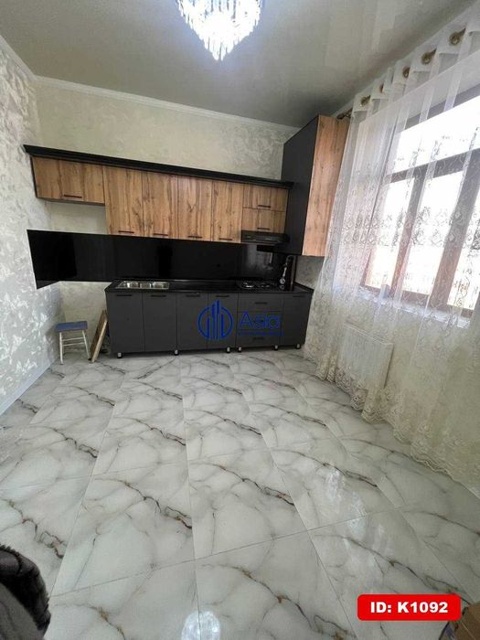 K1092 Konechka qizil g'ishtli domdan 2xonalik kvartira sotiladi