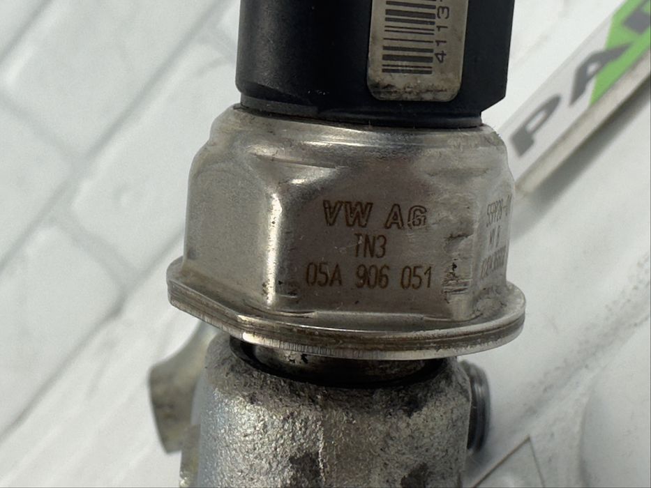 Горивен рейл AUDI 059130089BT 05A906051