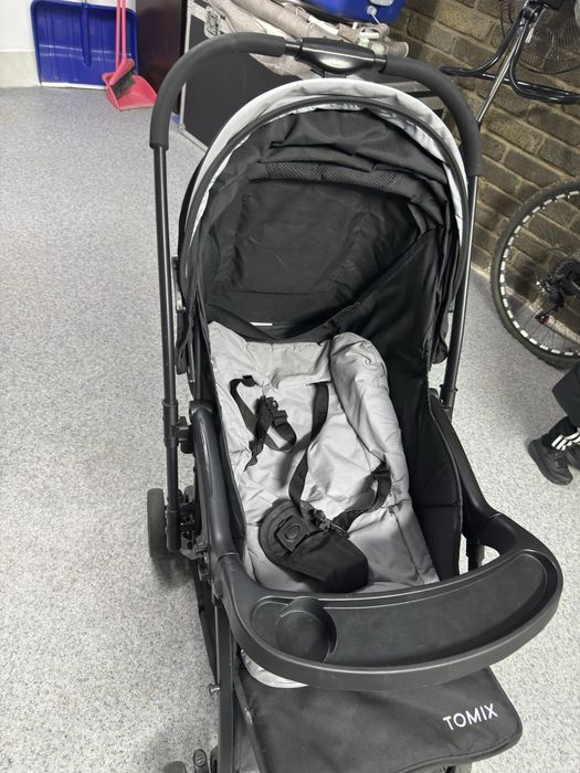 Коляска прогулочная Tomix