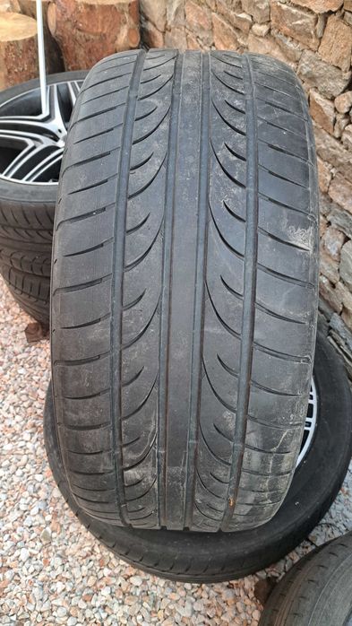 Летни гуми 305/40 r22 продават се и по отделно