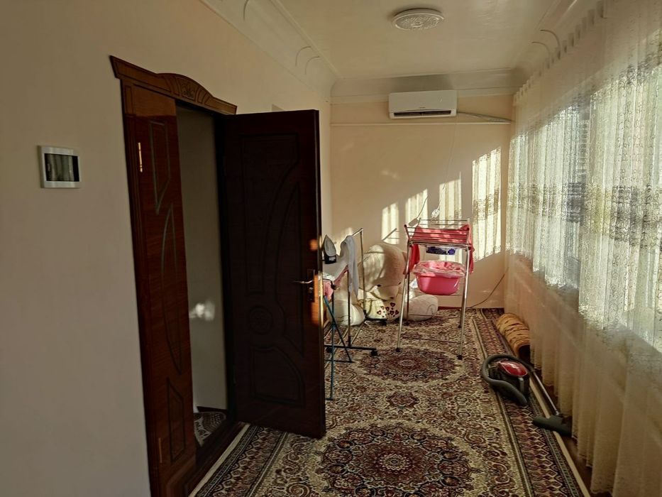 Продаётся дом в Янгиюле  ( 20 соток )