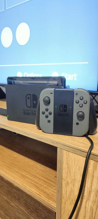 Nintendo Switch 1 + Zelda Breath of the wild + Чисто нов Калъф