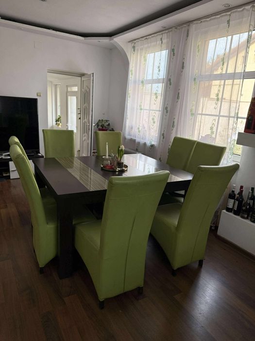 Vand 2 mese + 8 scaune, stare buna!