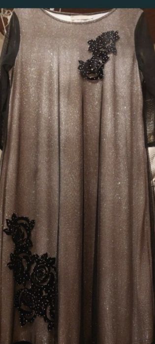 Продам 8 разных платьев.