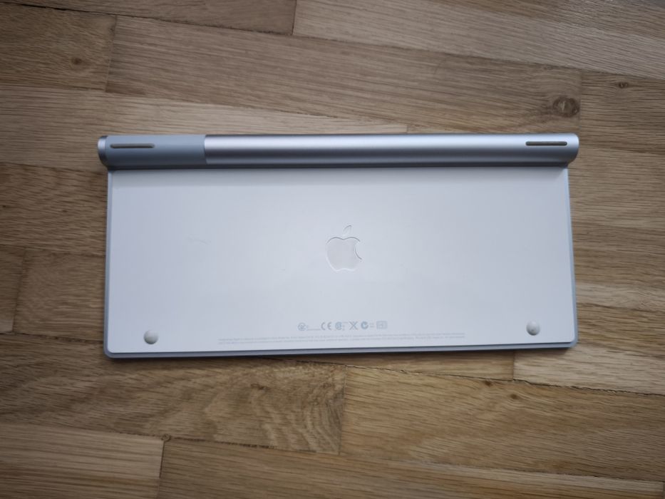 Apple Wireless Keyboard Model A1255 безжична клавиатура Bluetooth Mac Windows