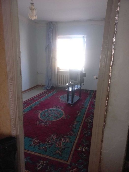 Арзон нархда 2 хонали квартира сотилади Шарк-1