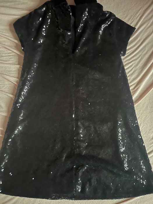 Rochie Zara, neagra, cu paiete, marimea 134, stare super