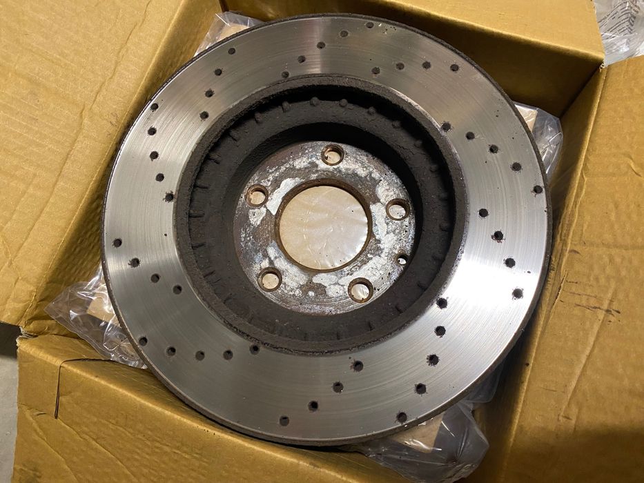 Спирачни дискове и накладки за Мазда 6