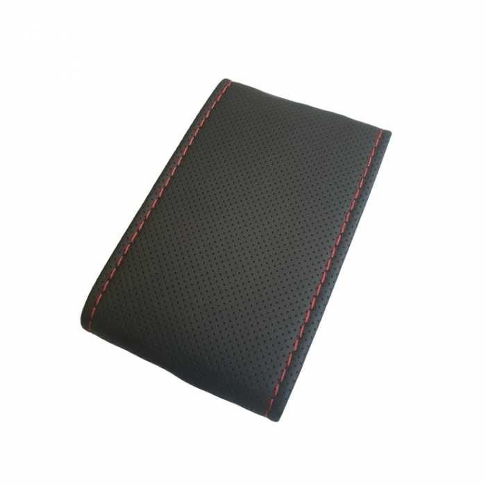 Шиещ се калъф за волан Boss от еко кожа - черен цвят, перфориран 38 см - различни модели