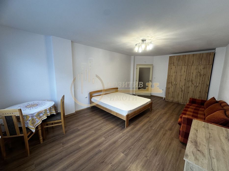 Дава се под наем Тристаен апартамент в София, Стрелбище - 139 кв.м за 997.05 € - Снимка #9