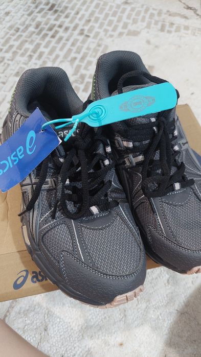 Продам кроссовки