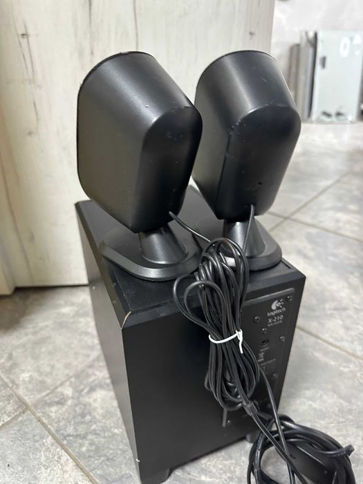 Тонколони , буфер Logitech X-210 2.1 за компютър