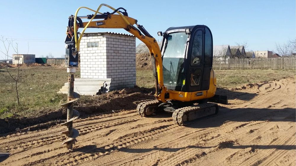 Услуги миниэкскаватора минипогрузчика ямобура гидромолота вилочный пог