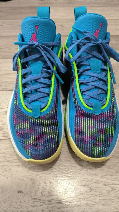 Продам оригинальные кроссовки Nike Jordan DN