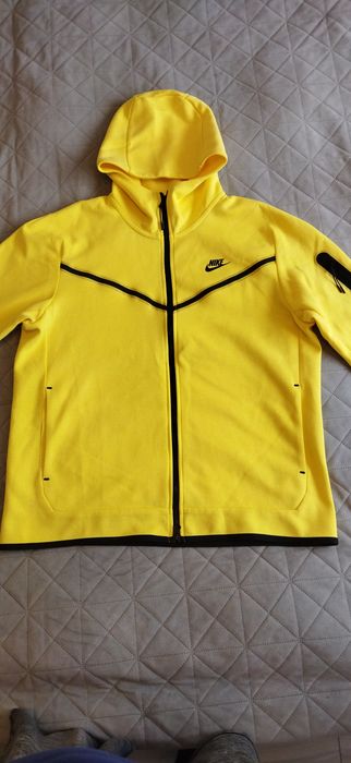 Nike tech Tracksuit yellow