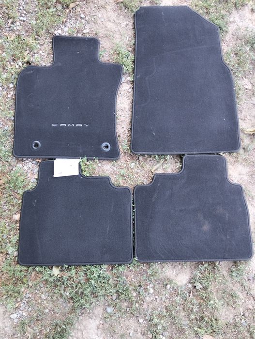 Продам коврики на Камри75