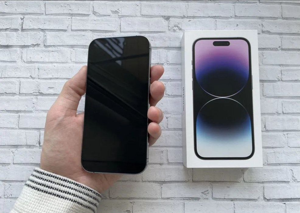 Айфон 14, в черном цвете