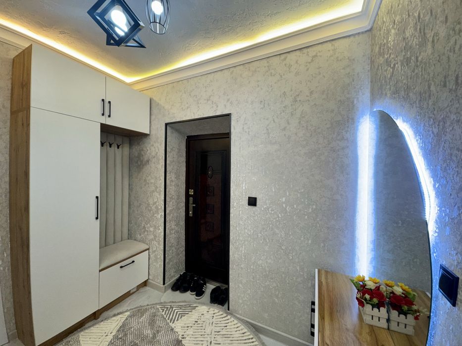 3х комнатная квартира, на 2 этаже. Согдиана.