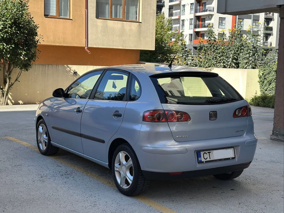 Vând Seat Ibiza { 2007 } 1.2 Benzină