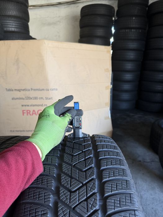4 anvelope iarna 235/55/19 Pirelli DOT 2023!