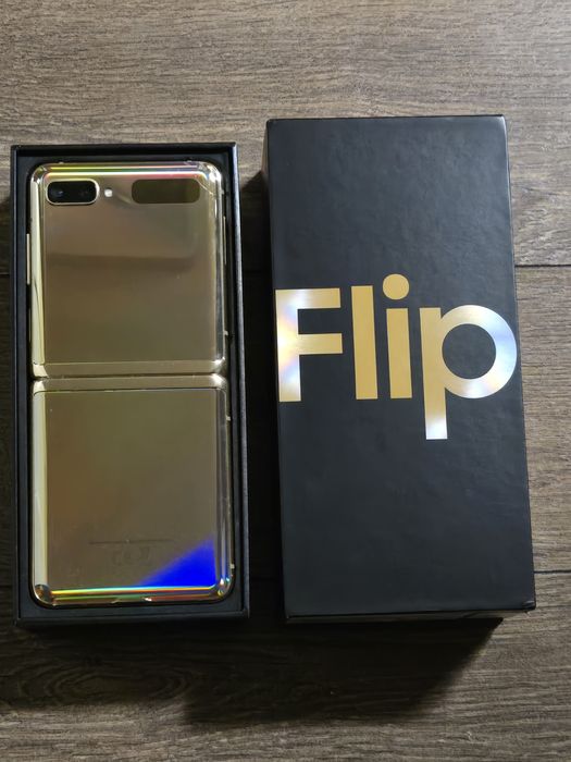 Мобилен телефон SAMSUNG GALAXY Z FLIP 256GB DS F700 Gold