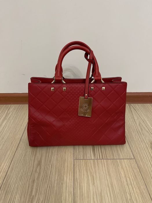Женская красная сумка