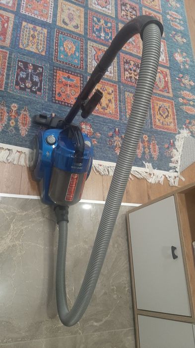 Срочно продам пылесос