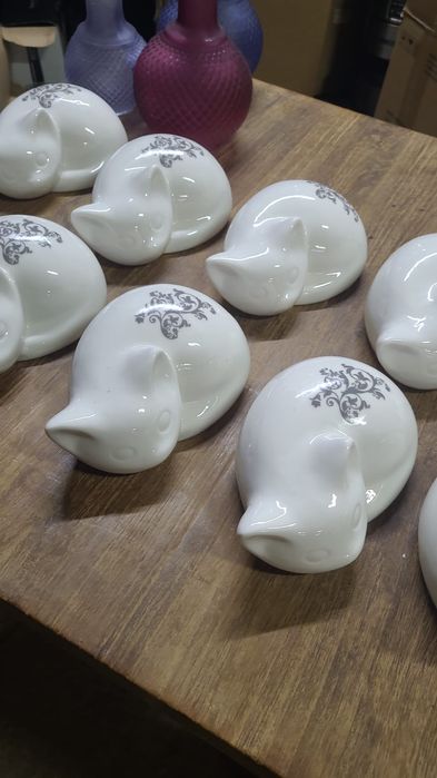 Pisicuțe din porțelan