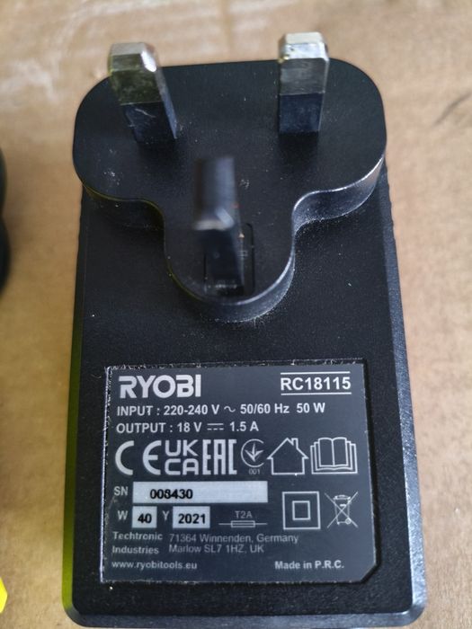 Încărcător Ryobi One+ Intelliport RC18115