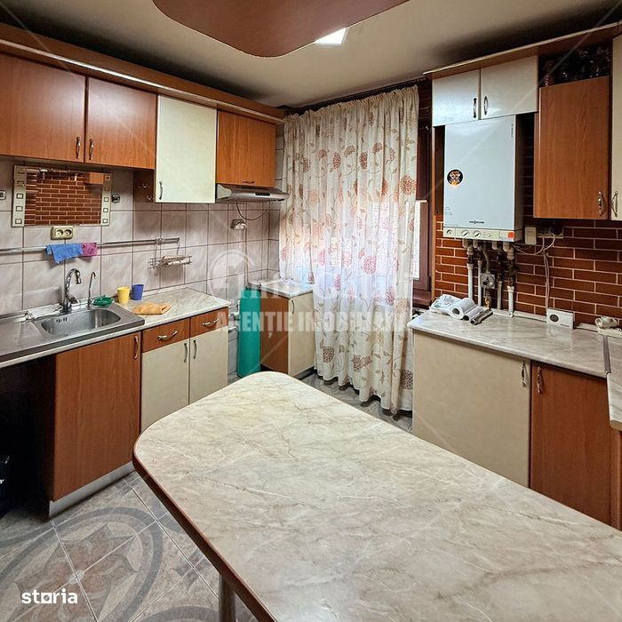 | Apartament cu 4 camere | CENTRU, Fata pe Valuri | 77.000 Euro |