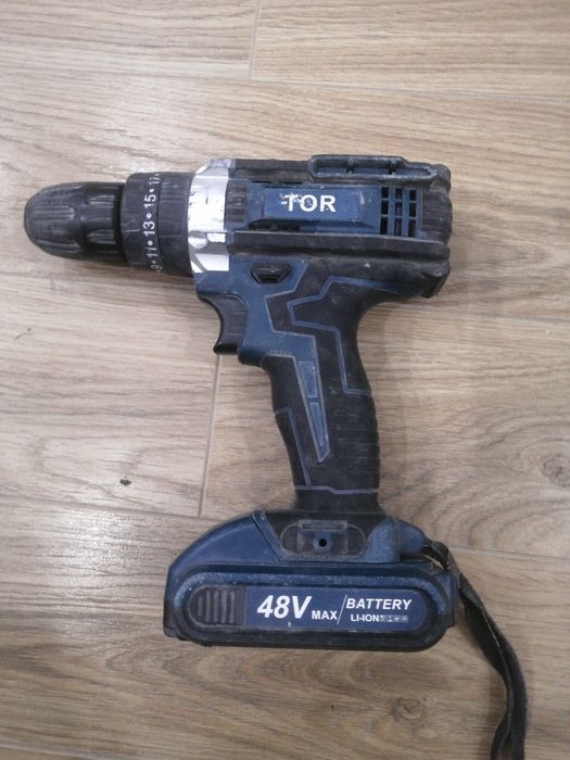 Продам шуруповерт