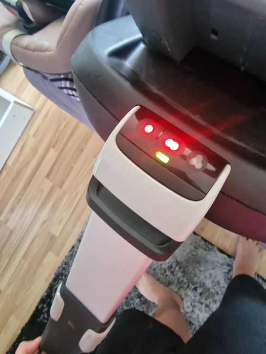 Maxi cosi детско столче + основа,пълен комплект,isofix
