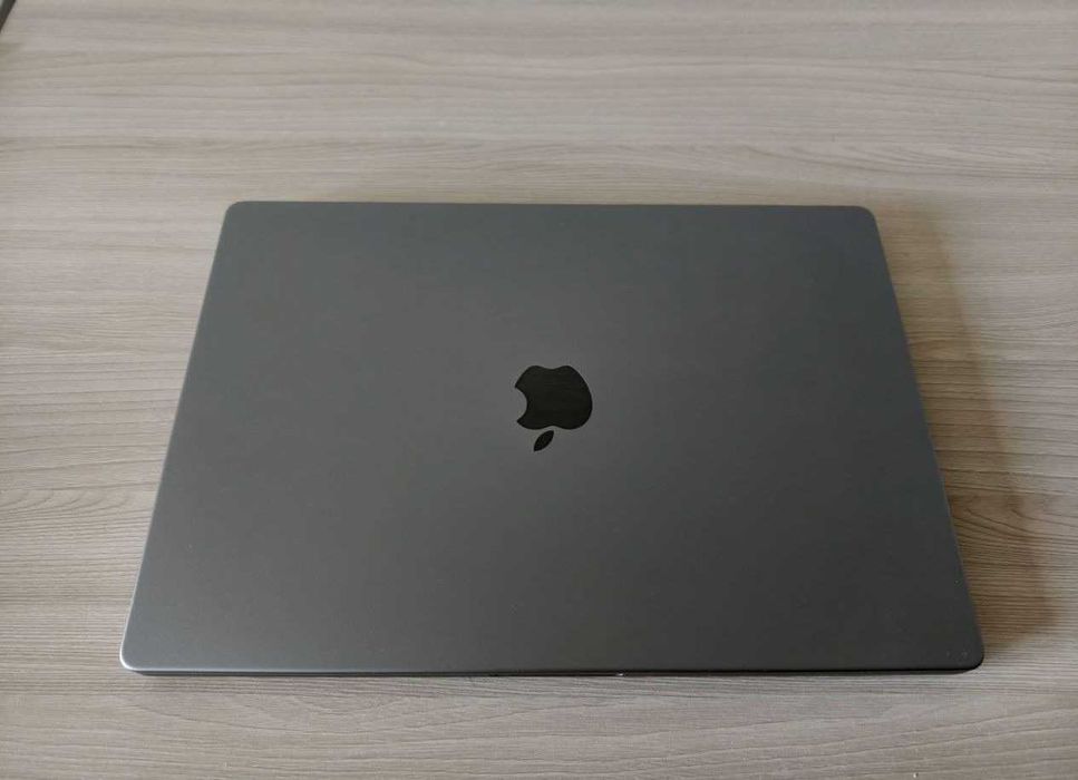 Apple MacBook Pro 16 M1 16 RAM 512Gb
