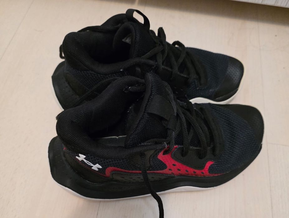 Adidași air nike uptempo 33,5  si under armour 35,5