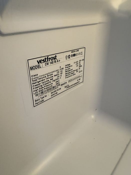 Фризер Vestfrost A+ и Хладилник със камера