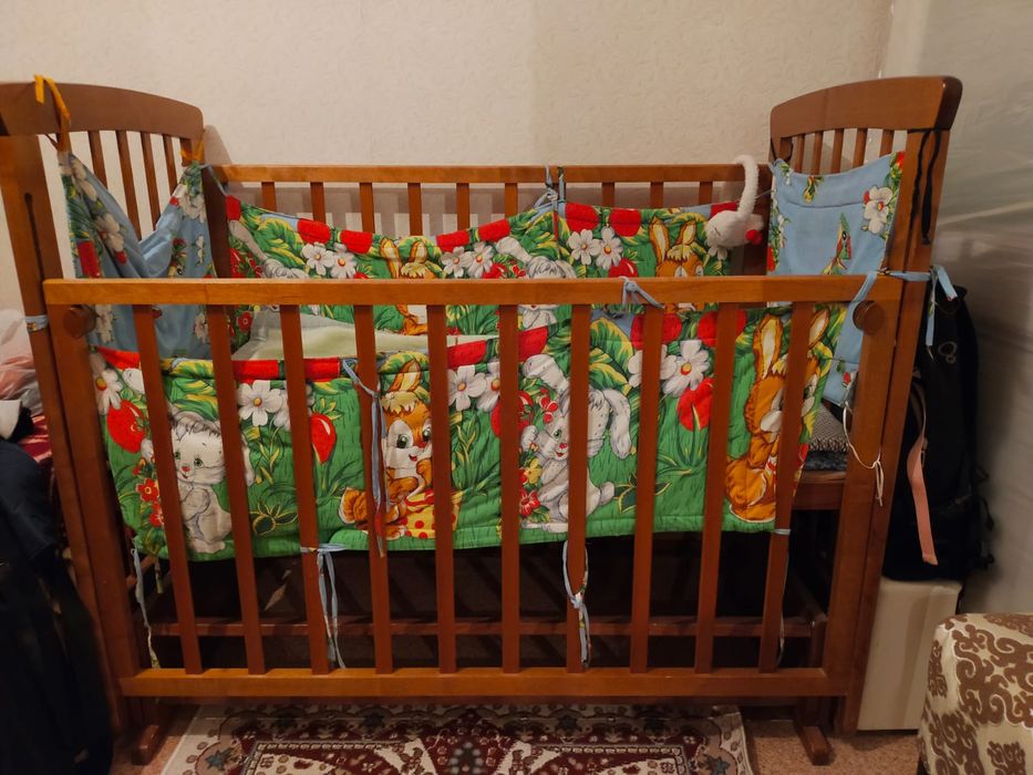 Продам детскую кроватку