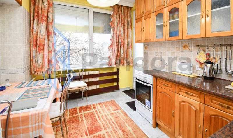 Дава се под наем Тристаен апартамент в София, Център - 100 кв.м за 599 € - Снимка #3