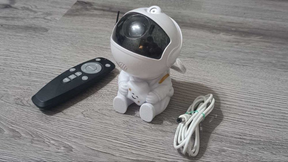 Ночник проектор Космонавт "Звездное небо"