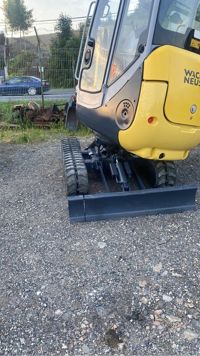 Miniexacavator 2.5 tone Neuson -șenile retractabile,cabină inclinabilă
