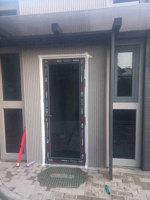 Пластиковых окна и двери